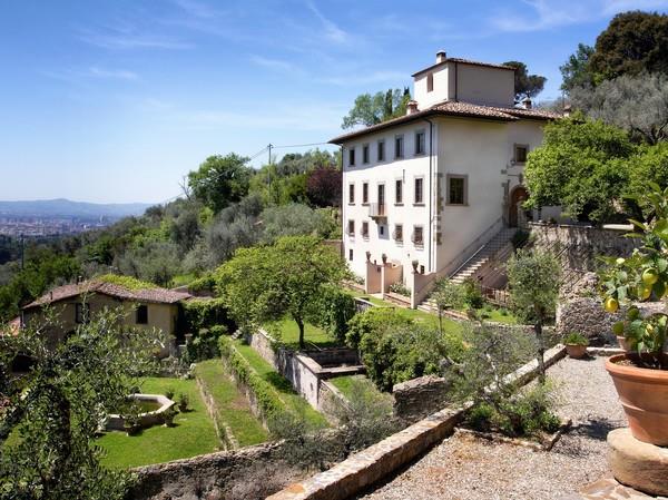 7 bedroom castles and historical buildings for sale in Villa Le Colonne