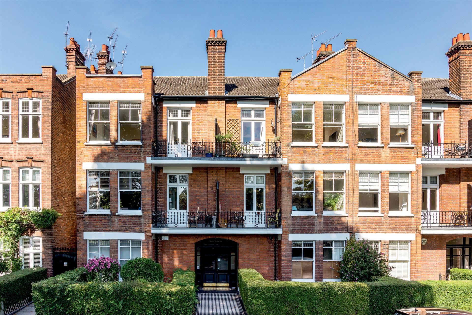 3 bedroom flat for sale in Mansions, London, SW6 Lawson Rutter