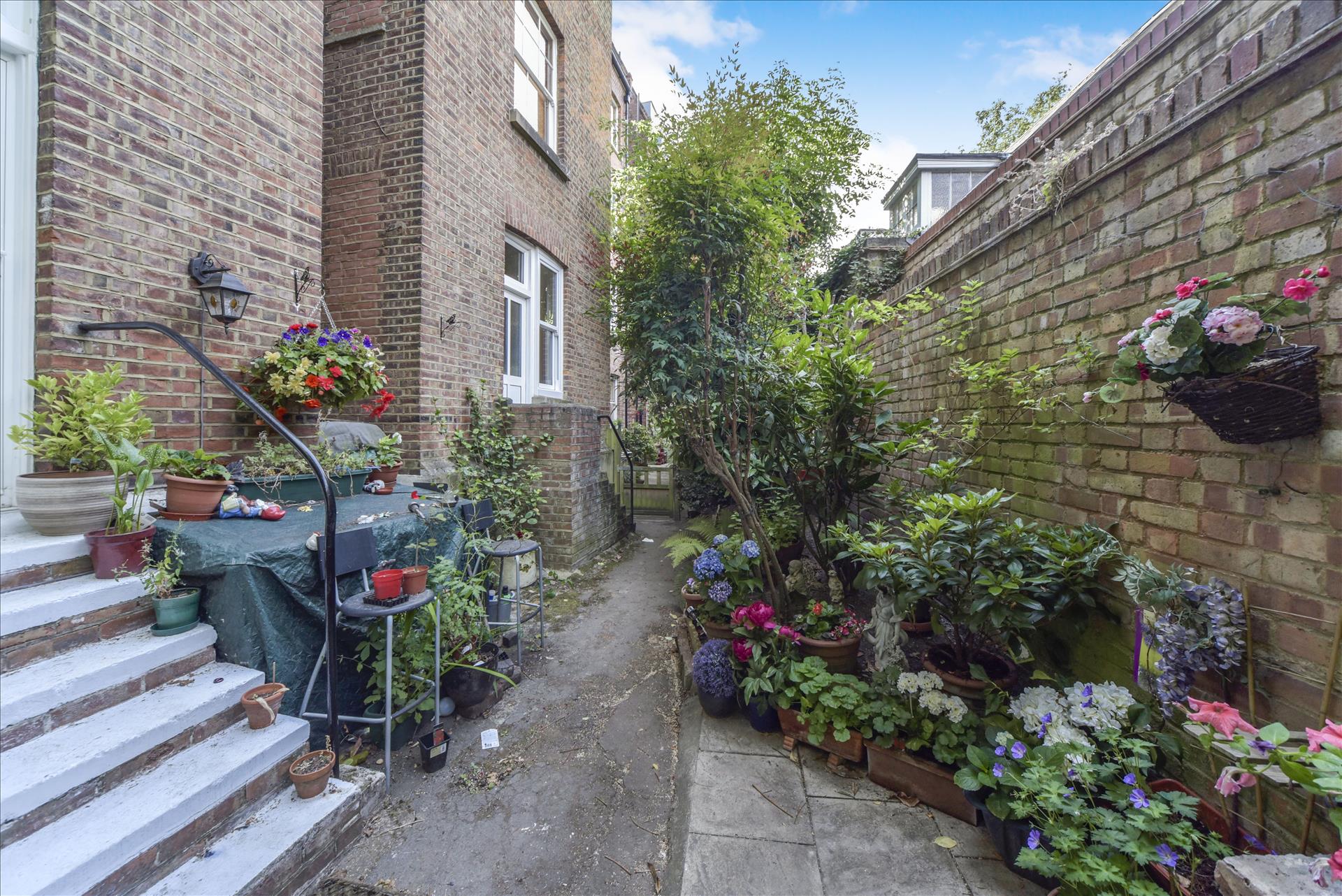 3 bedroom flat for sale in Digby Mansions, Hammersmith, W6 Willmotts Residential