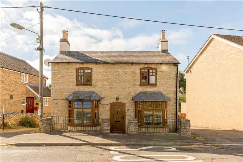 3 bedroom cottage for sale in 34 North Street, Middle Barton, OX7