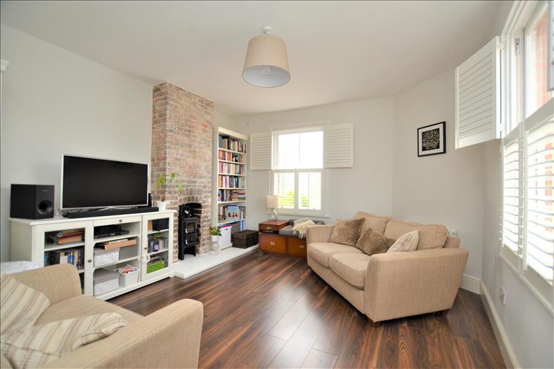 1 bedroom flat to let in May Road, TWICKENHAM, TW2 Featherstone Leigh