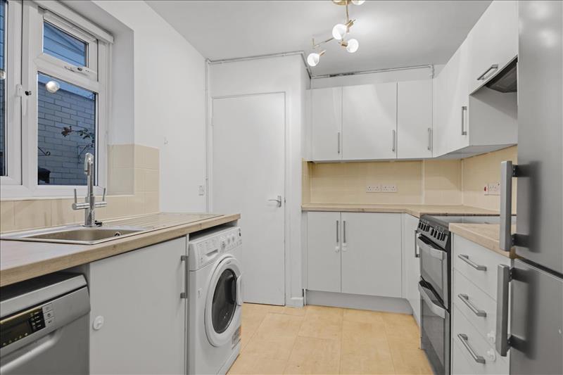 3 bedroom terraced house for sale in Histon Road, Cambridge, CB4 Gray