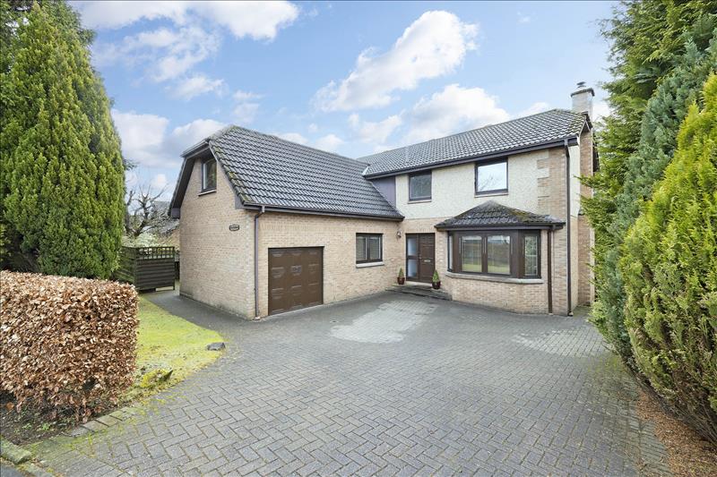 5 bedroom detached house for sale in The Orchard, Strathmiglo Place