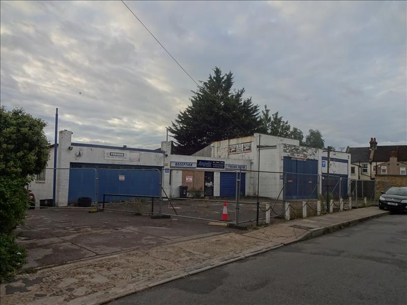 commercial property garage for sale in Church Road, DA10