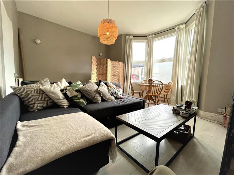 Property Imaged527e0f8-d0bc-4312-adf8-03775a76a922