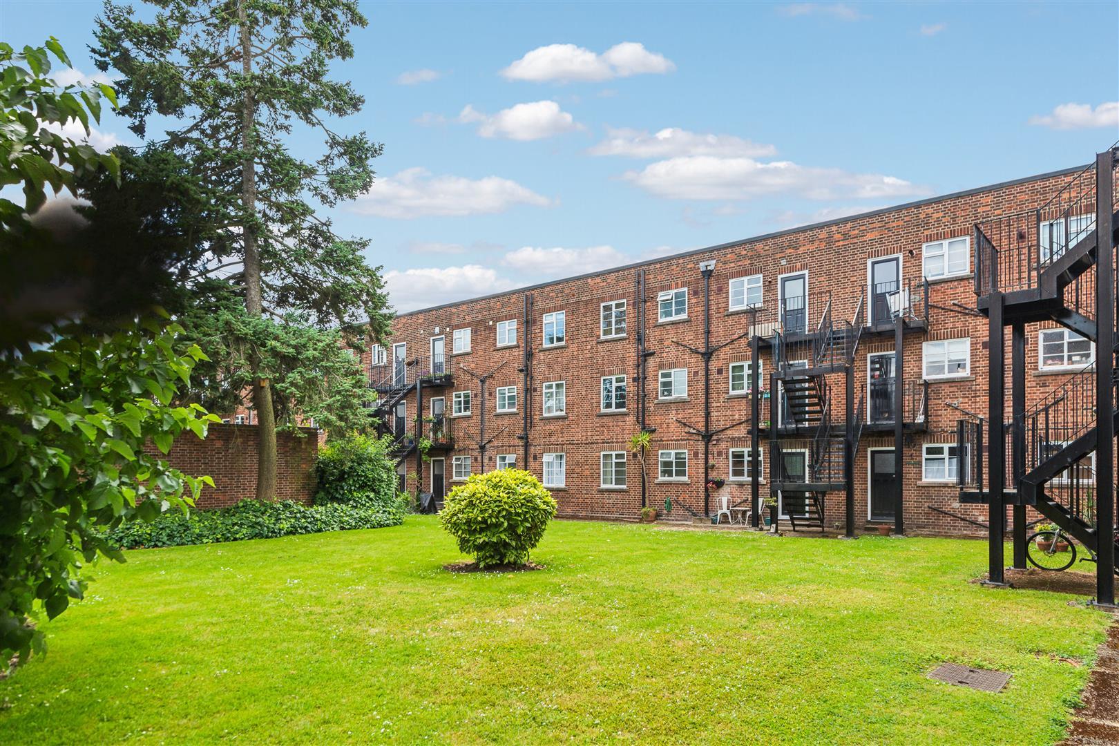 2 bedroom flat for sale in Bedford Road, London, W4 Whitman and Co