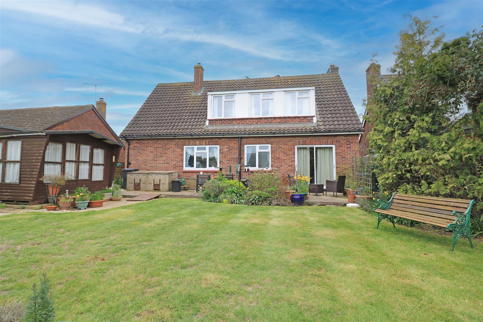 3 bedroom detached house for sale in Priory Farm Road, Hatfield Peverel