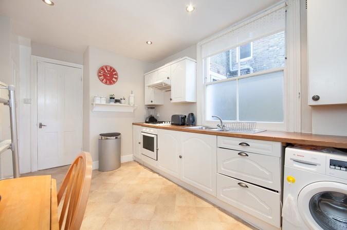 Kitchen (2).jpg