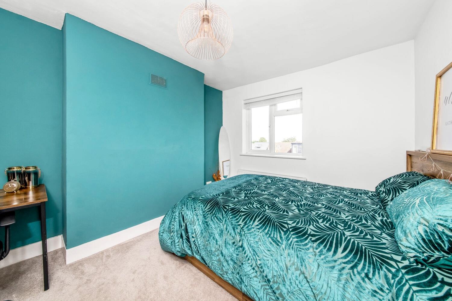 2 bedroom apartment for sale in Silvester Road, East Dulwich, SE22 Pedder