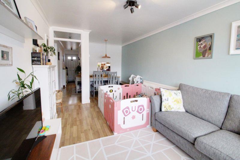 2 bedroom flat for sale in Maynard Place, Cuffley, EN6 Banc Property Group