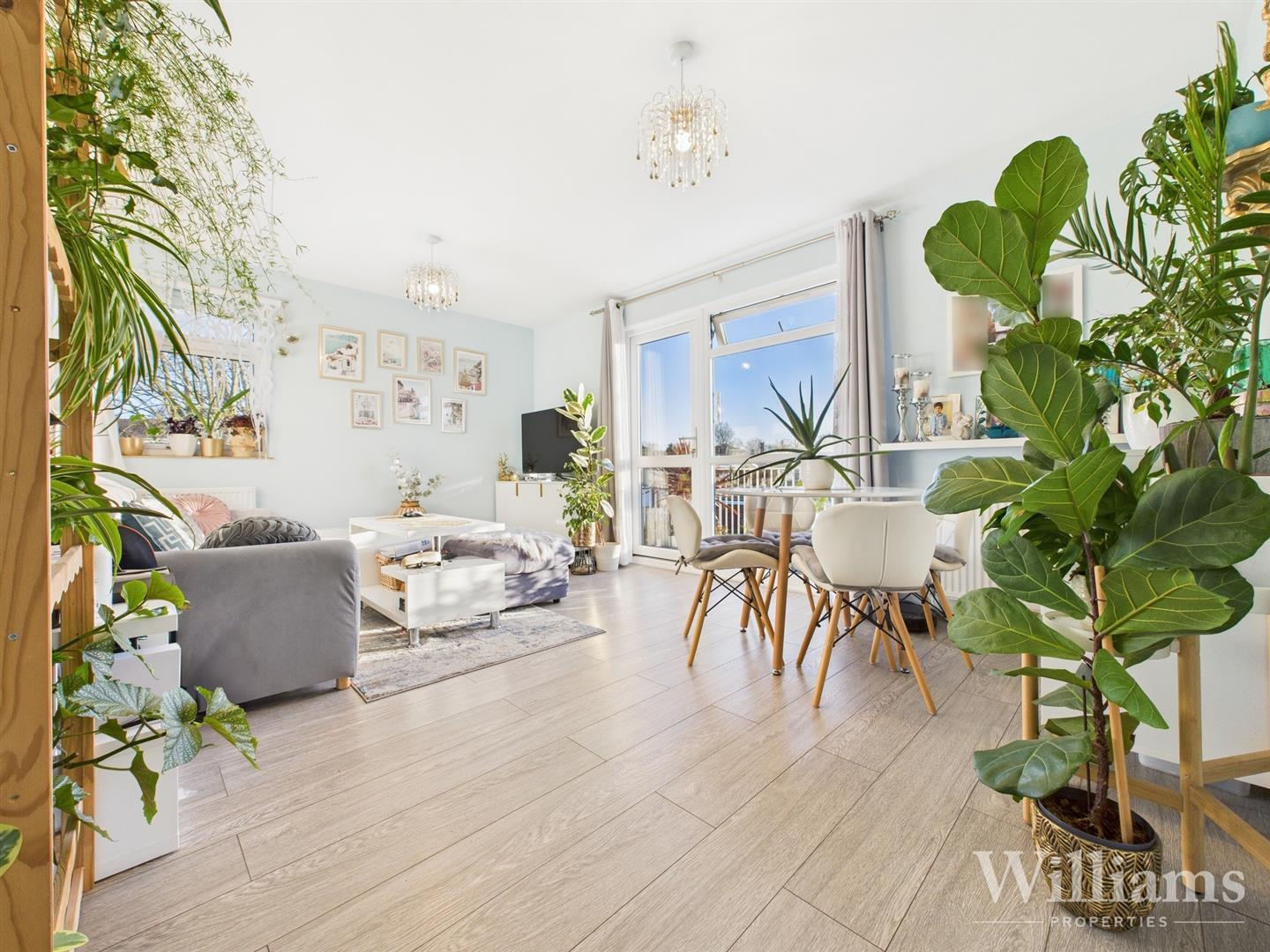 Property Image0cbd62b8-9105-4de5-bb49-7d4c1f514a12