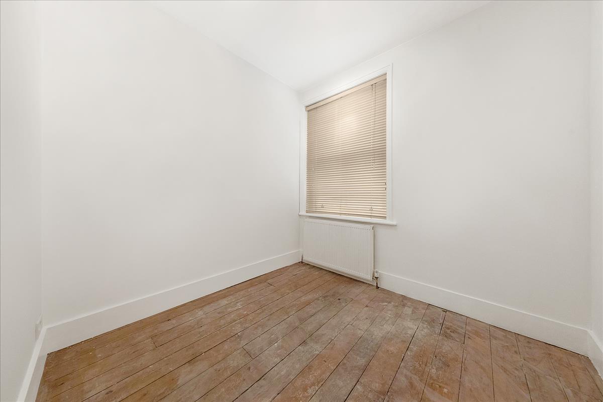 2 bedroom flat for sale in Queensmill Road, Fulham, SW6 Lawson Rutter