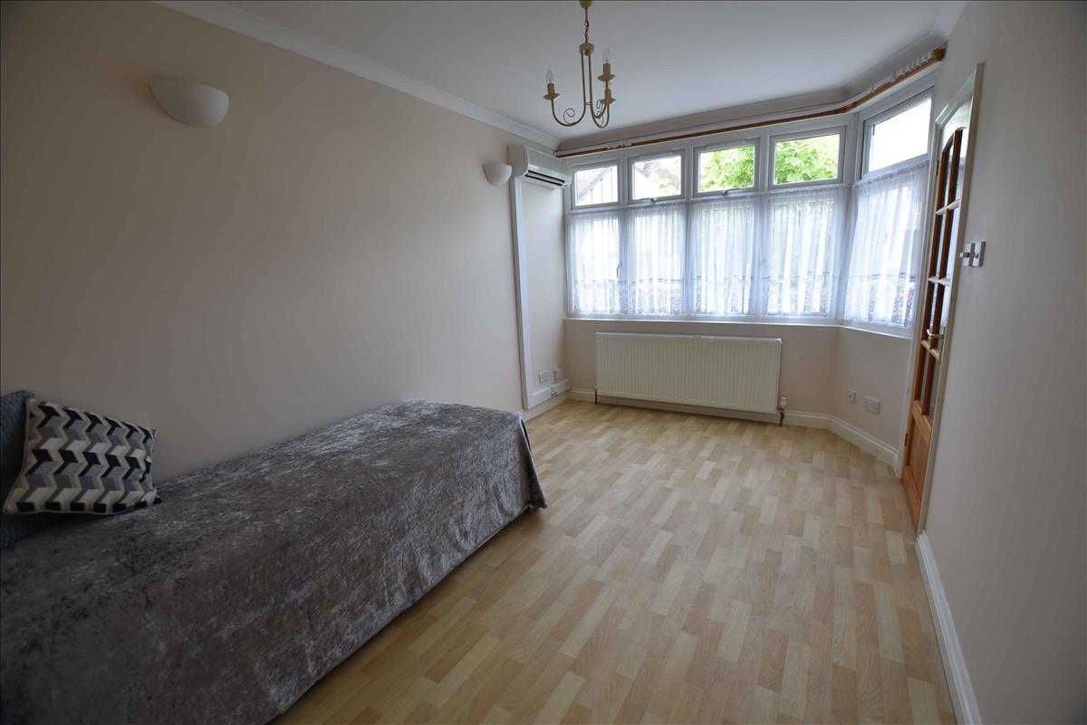 2 bedroom midterraced house for sale in Granville Avenue, Feltham