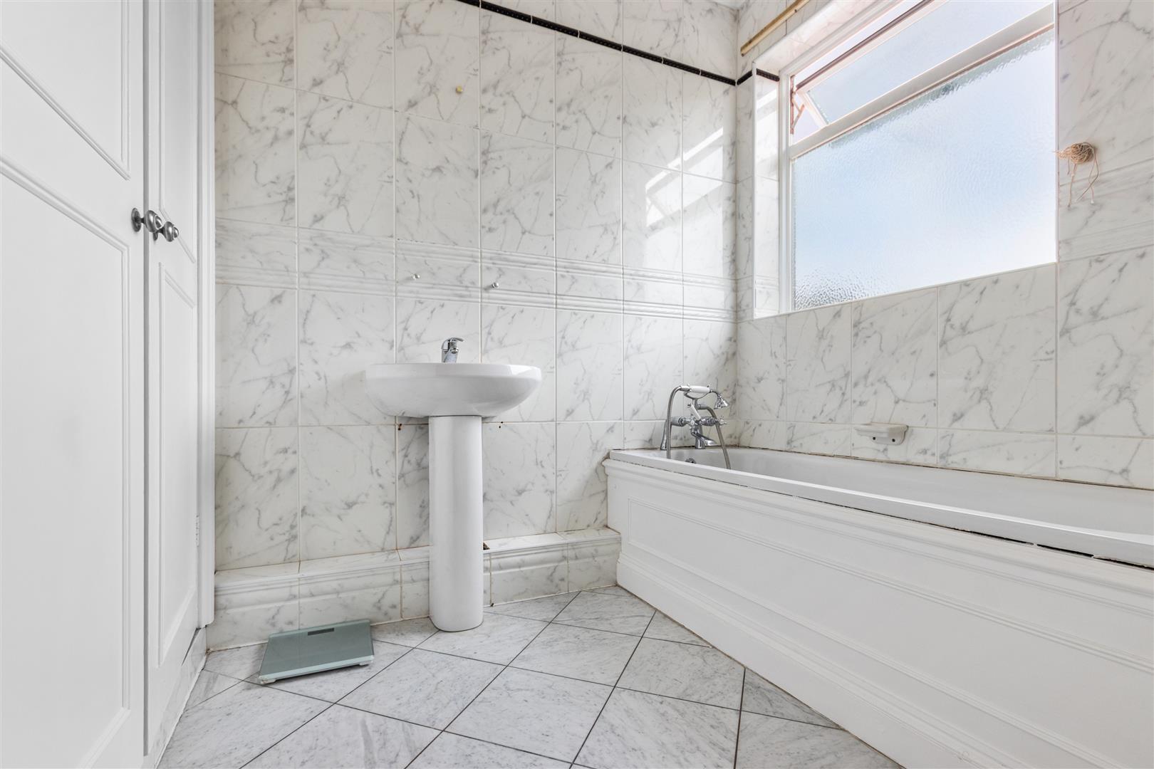 3 bedroom house for sale in Maycross Avenue, Morden, SM4 Ellisons