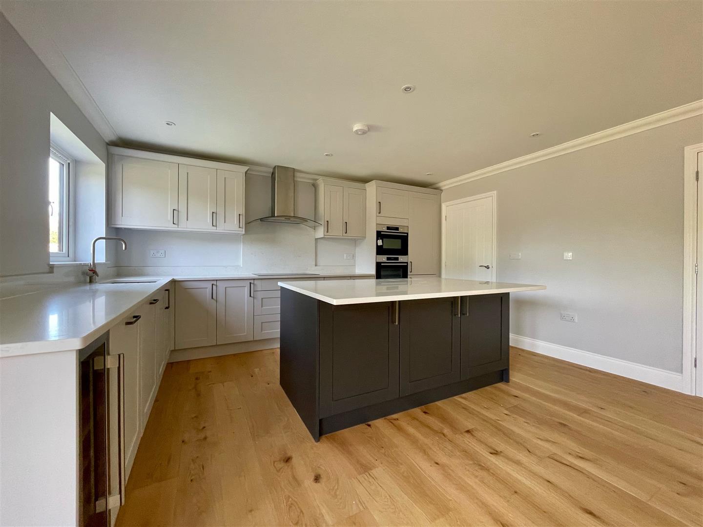 2 bedroom detached bungalow for sale in Stoney Hills, Burnham On Crouch