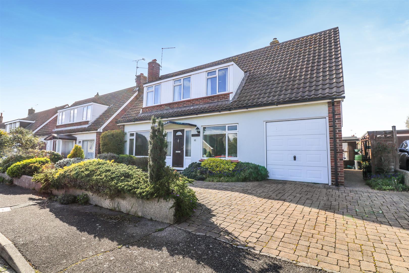 3 bedroom detached house for sale in Priory Farm Road, Hatfield Peverel