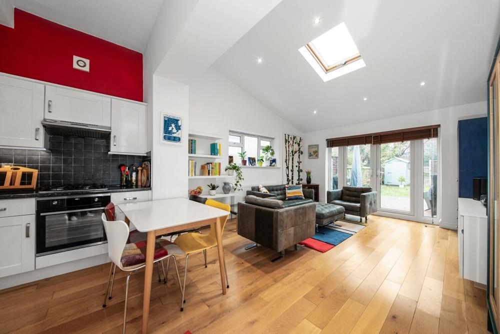 Property Image0e95aa16-8ba9-4ad3-974d-22f52bcd28be