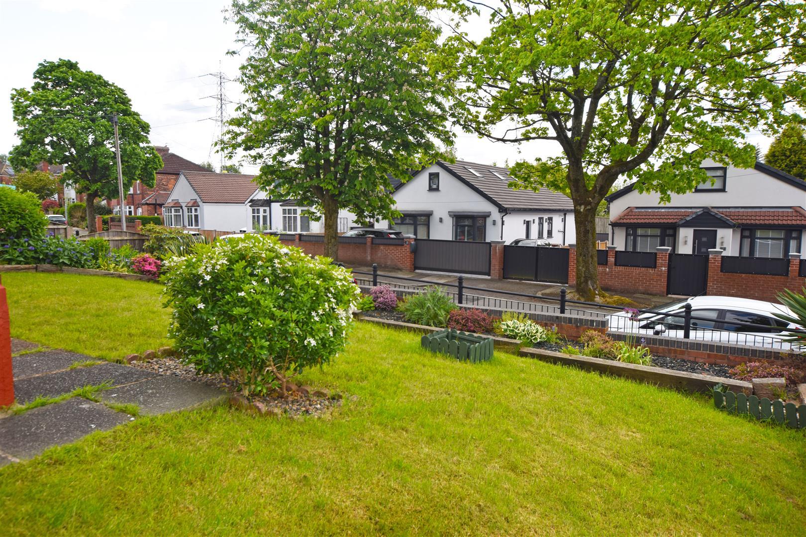 2 bedroom detached bungalow for sale in Mossway, Alkrington, M24