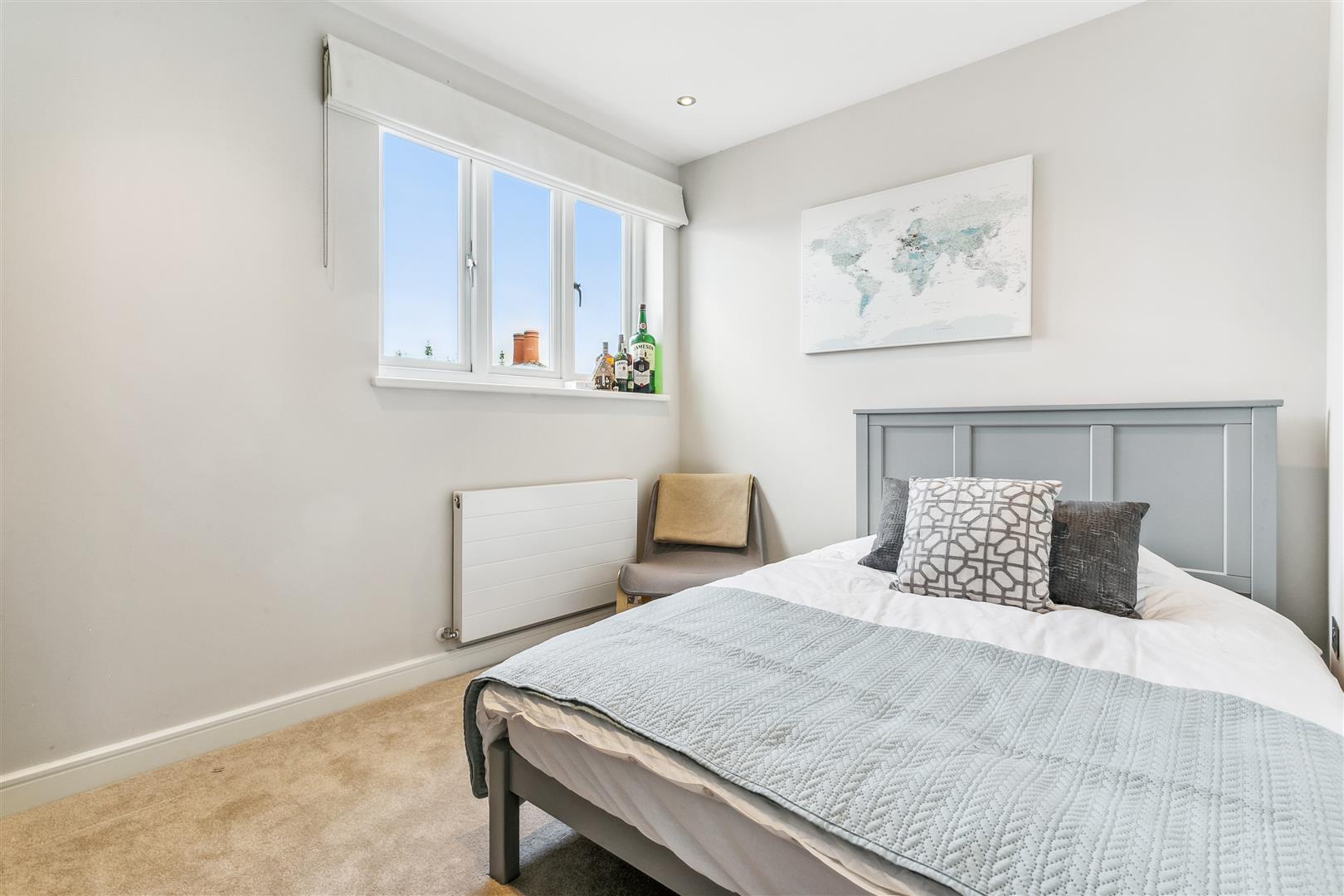 2 bedroom flat for sale in Foster Road, London, W4 | Whitman and Co