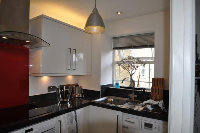 Kitchen 2.jpg