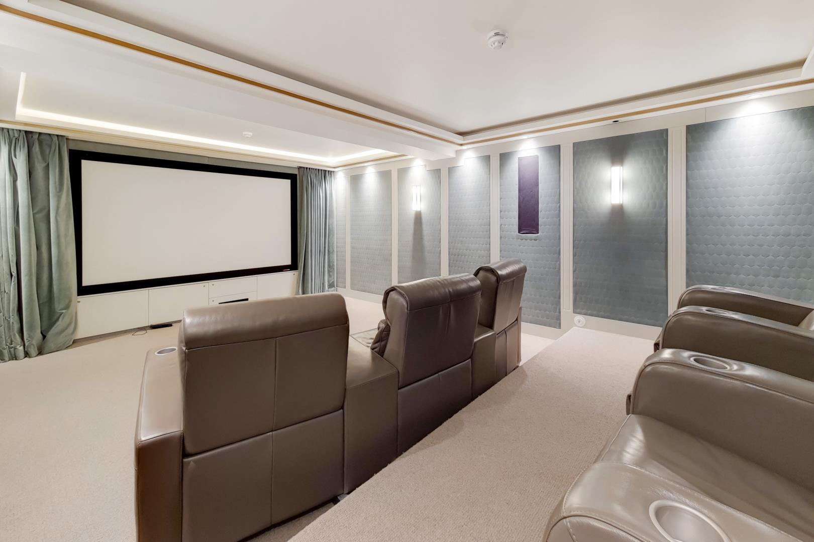 2 bedroom apartment for sale in Star and Garter , Richmond, TW10