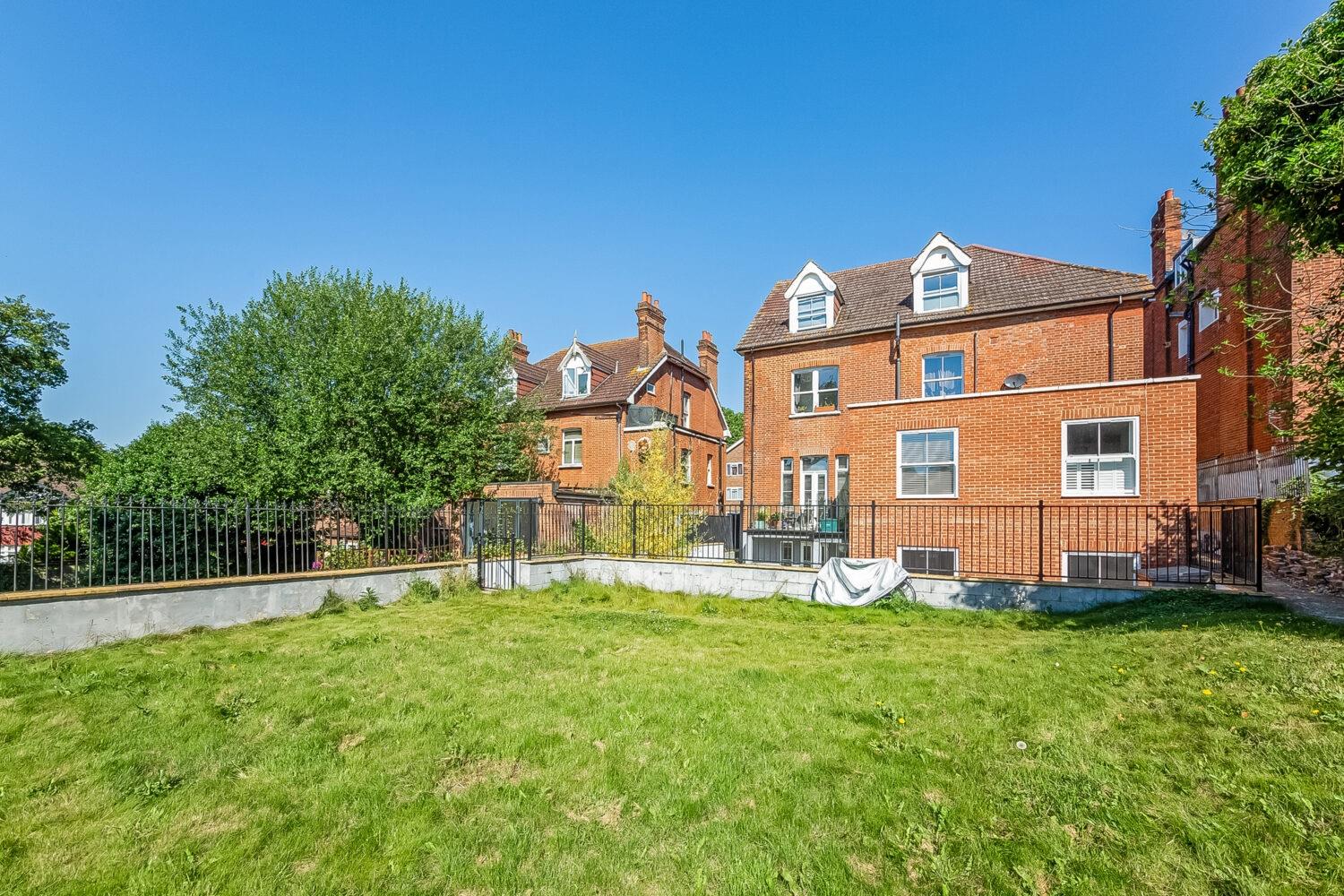 2 Bedroom Apartment For Sale In Vermont Road Crystal Palace Se19 Pedder