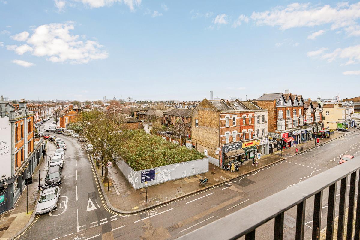 Properties for sale Andrew Nunn & Associates Chiswick Estate Agent