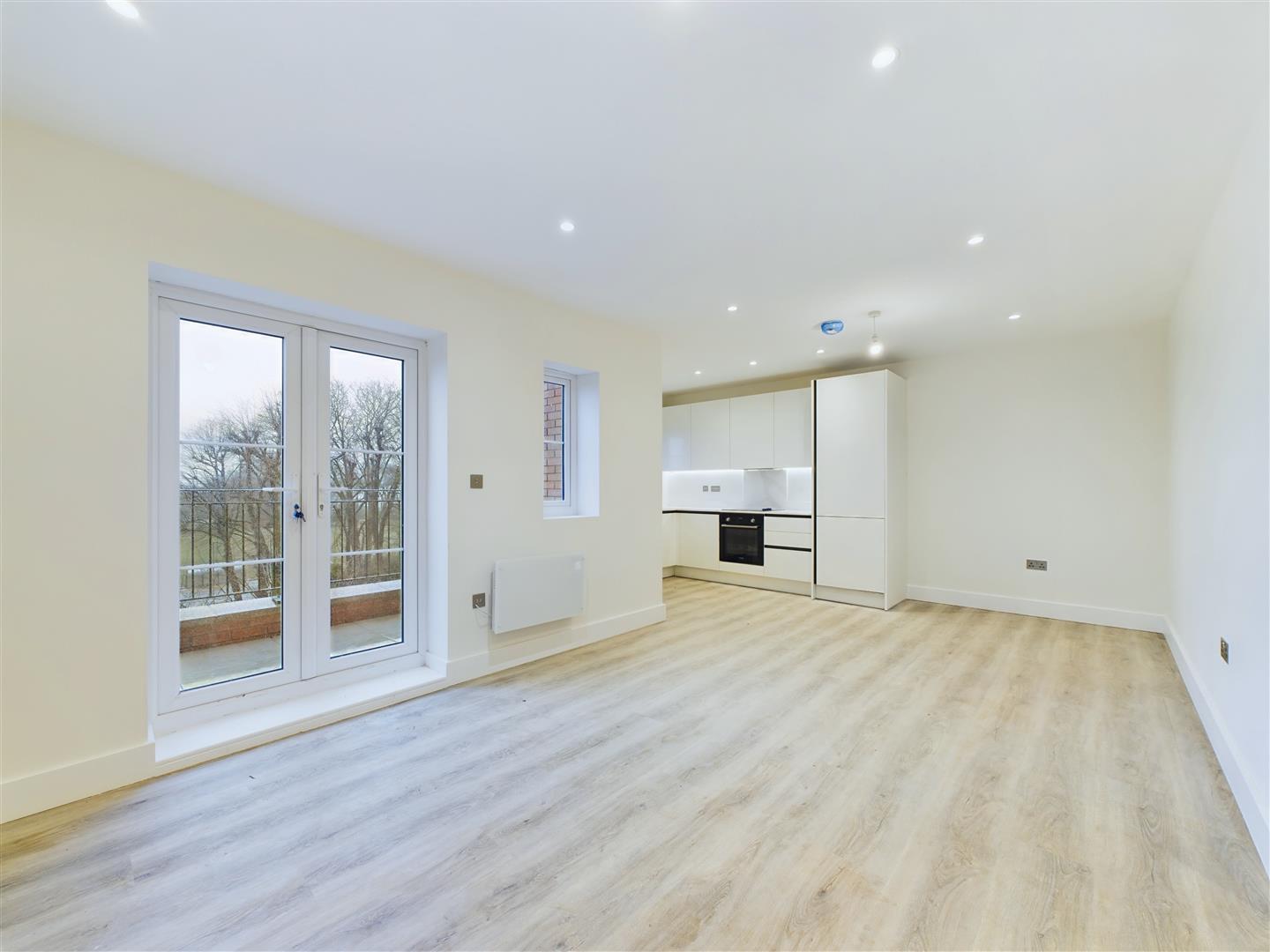 Property Image1a3427f8-52d5-4b72-83fc-0eef82b5ec4c