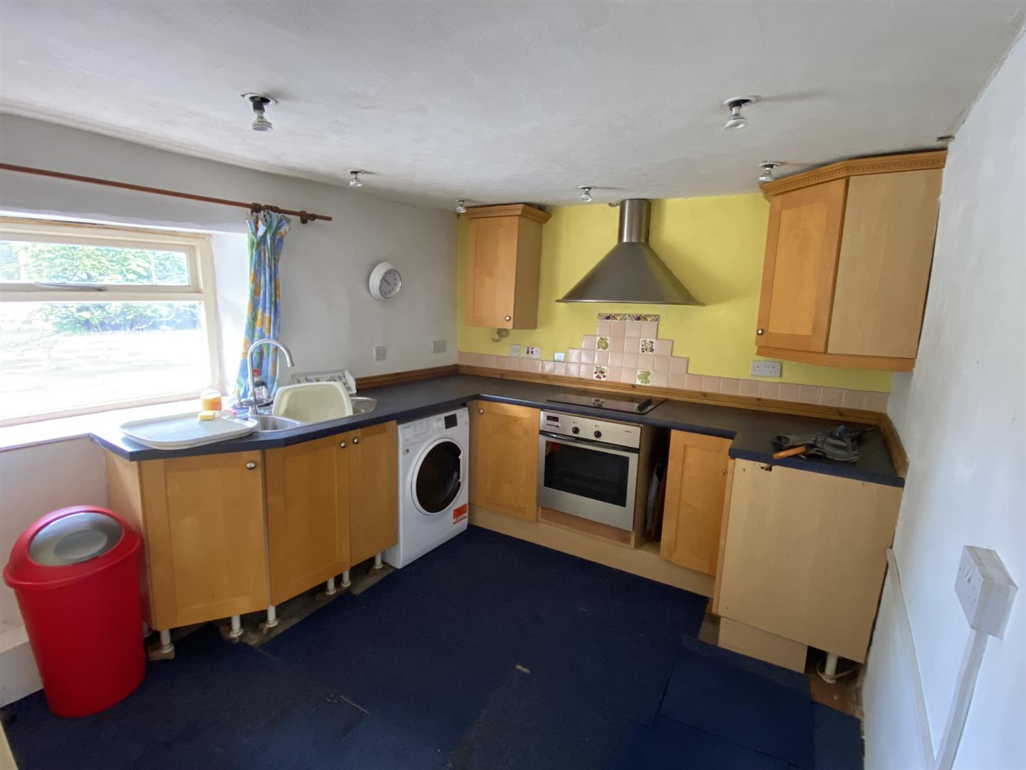 2 bedroom midterraced house for sale in Hillside Cottages, South