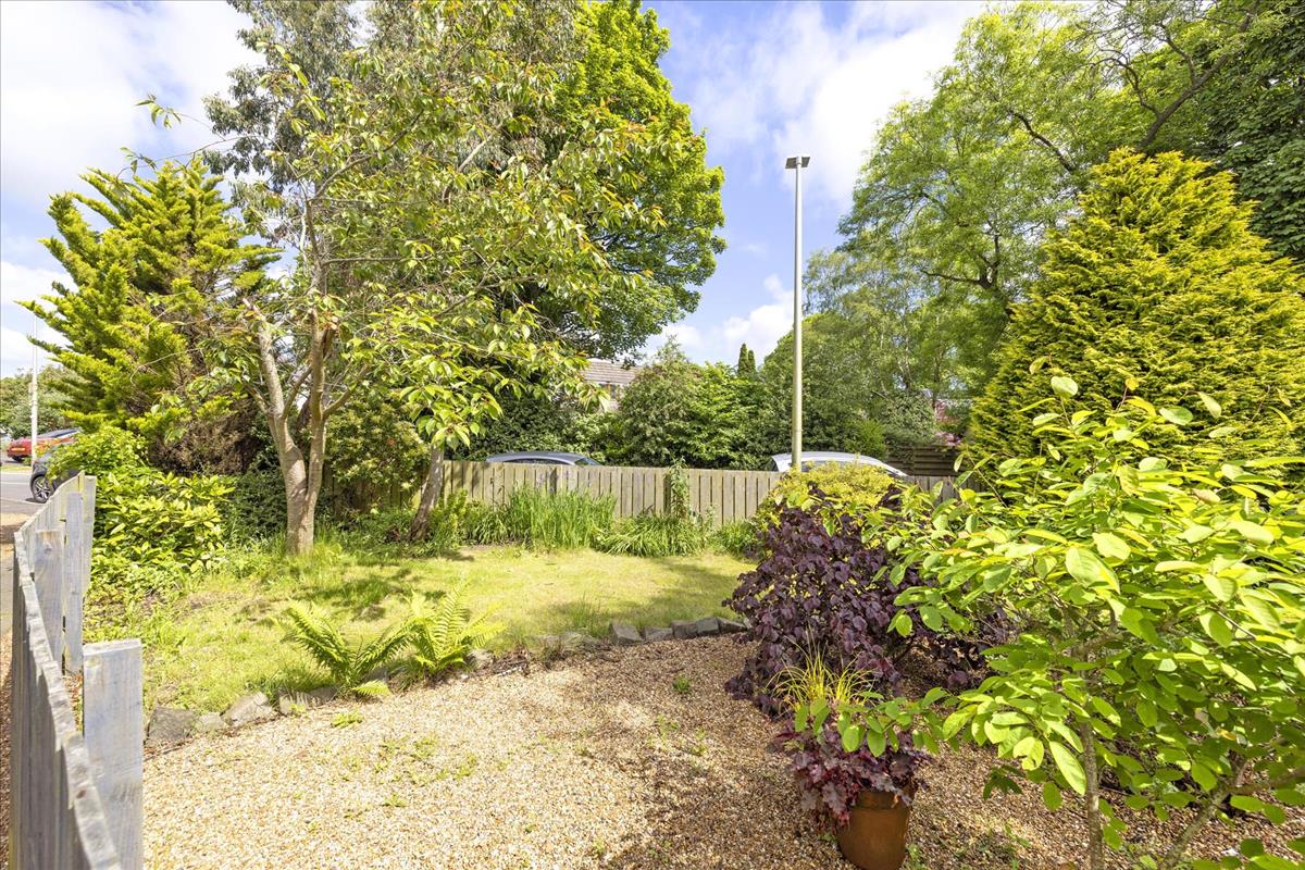 4 bedroom flat for sale in 28 Wallace Crescent, Roslin, EH25 Avenue