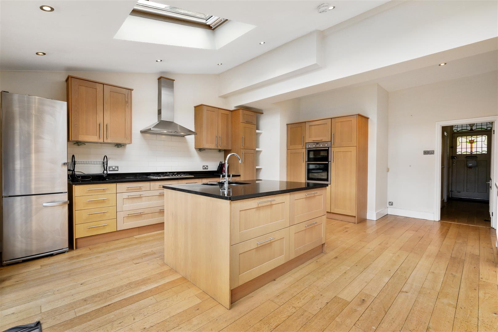 5 bedroom semidetached house for sale in Cromwell Road, Wimbledon