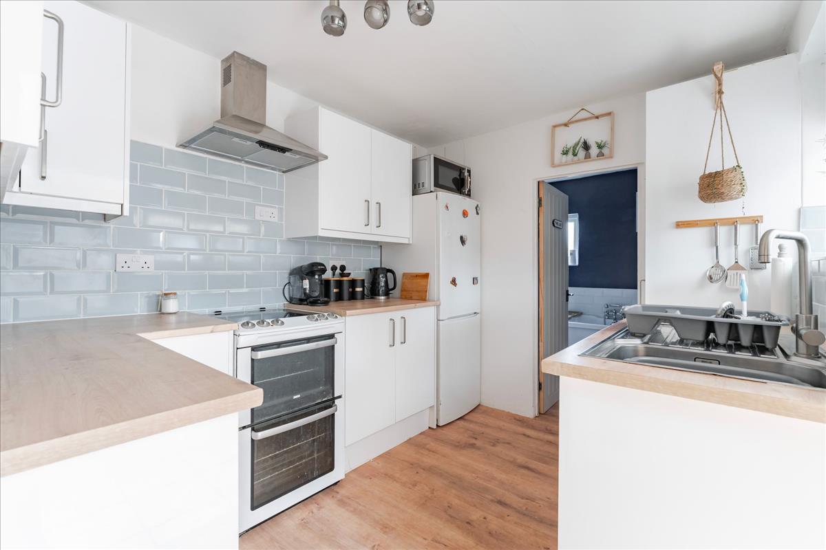 Property Image273cc2a6-819d-40e8-97f2-642066f12d16