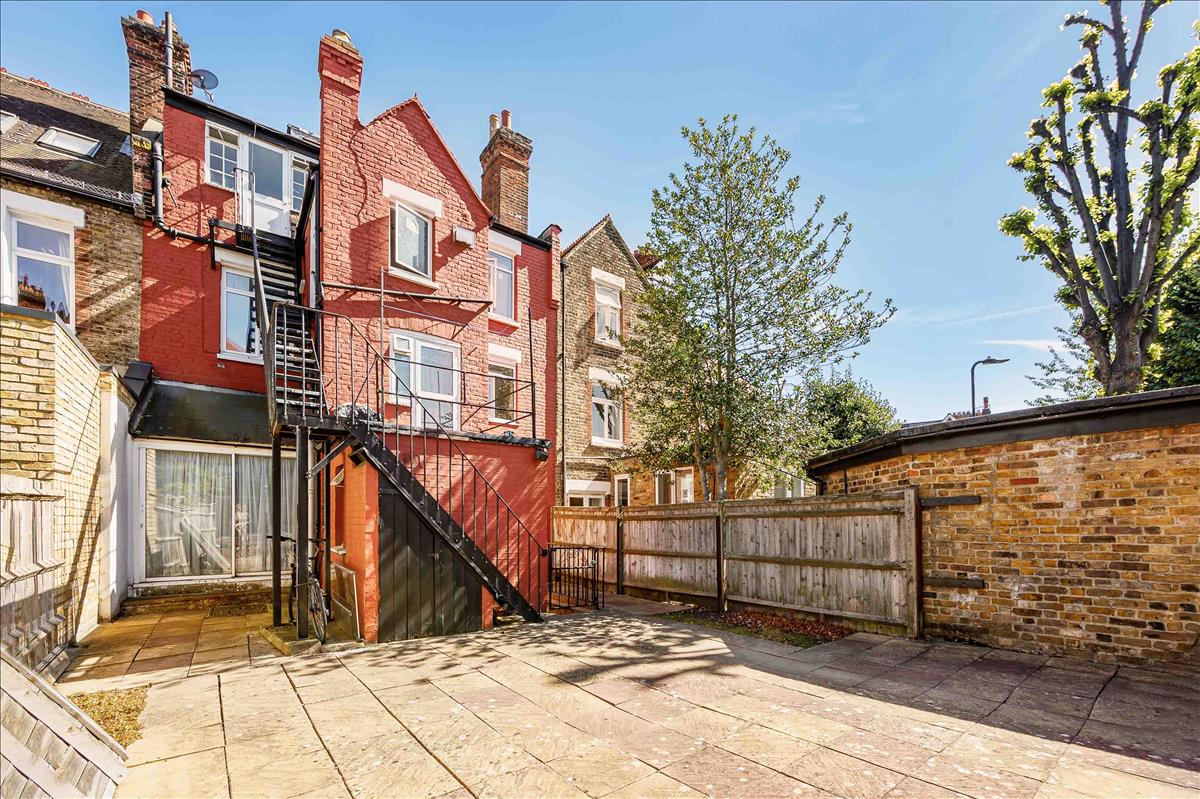 Properties for sale Andrew Nunn & Associates Chiswick Estate Agent