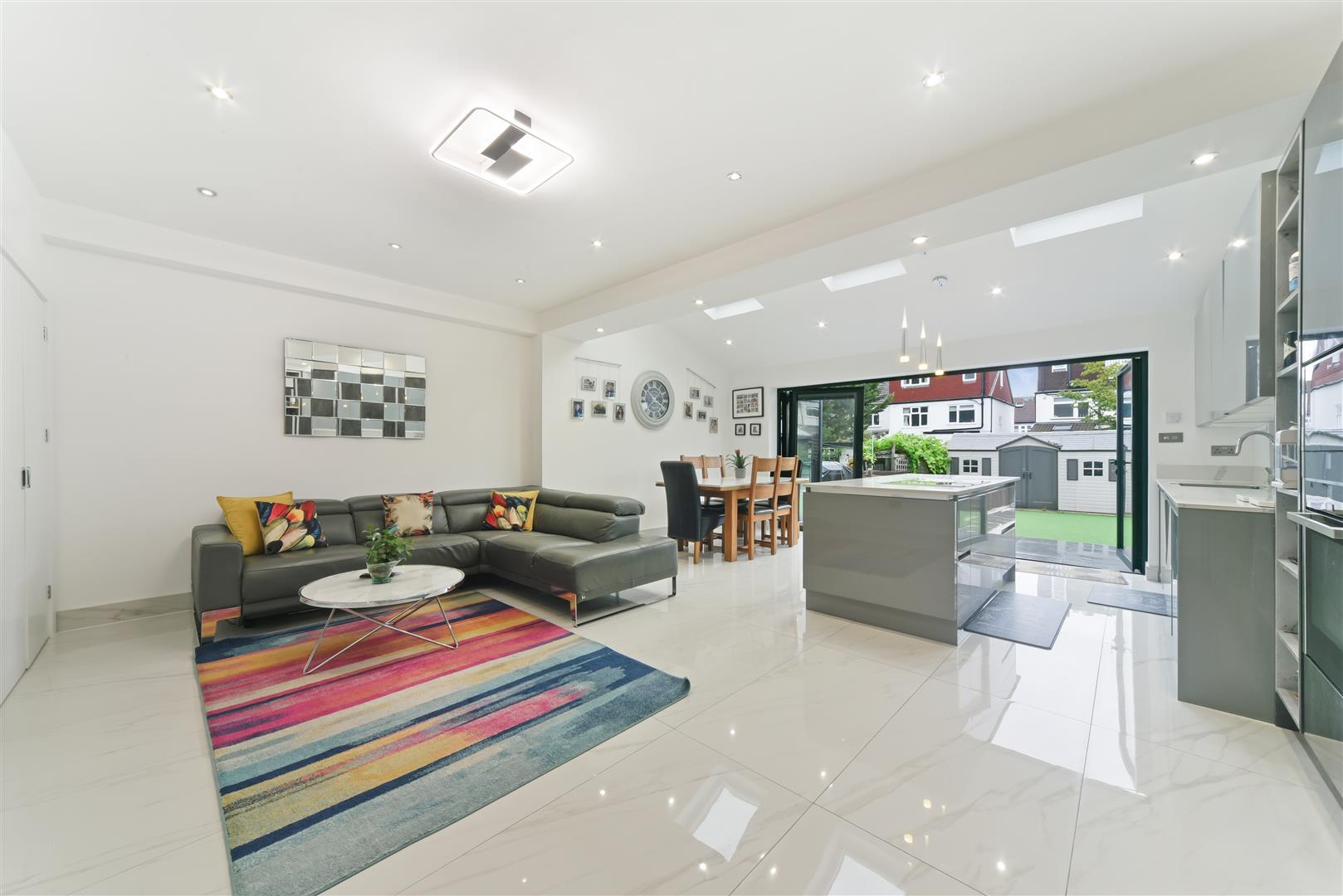 Properties for sale in Raynes Park