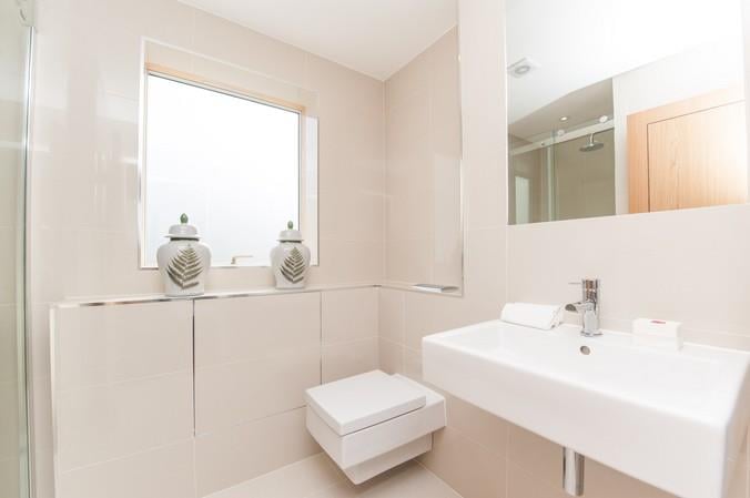Bathroom (2).jpg