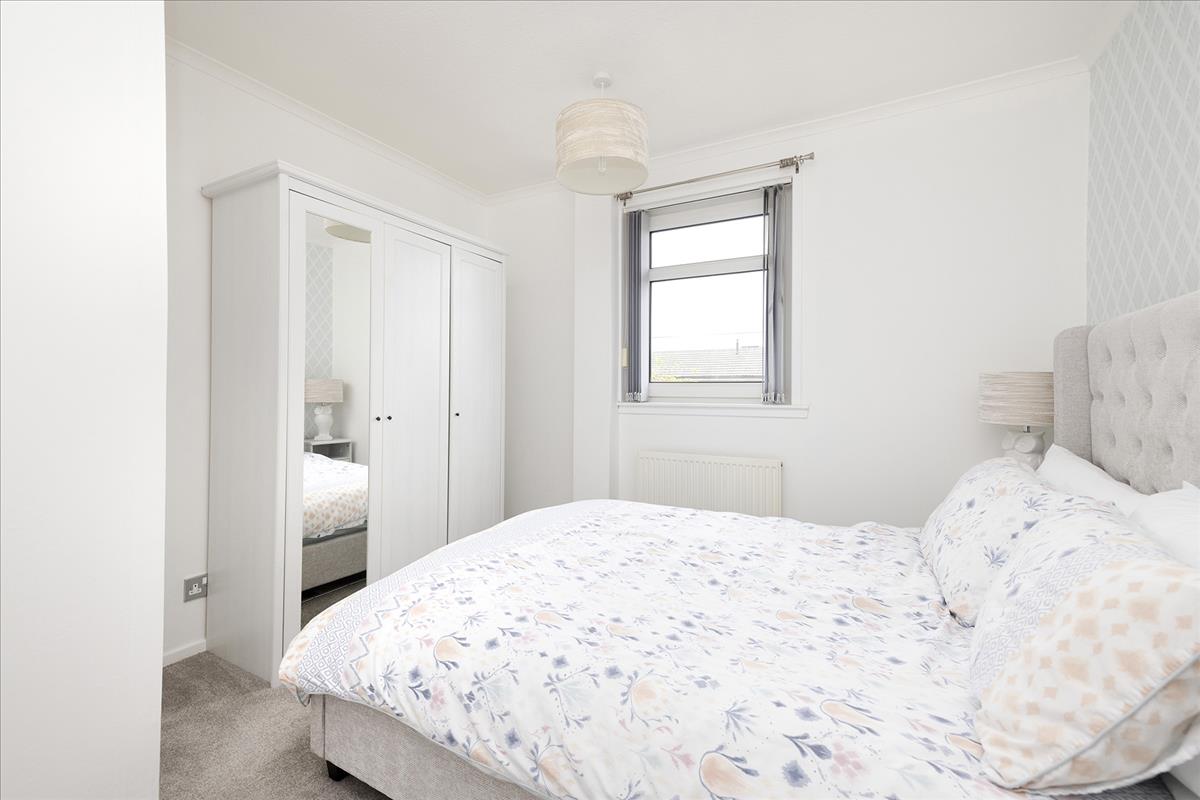 3 bedroom semidetached house for sale in 23 Fernieside Drive