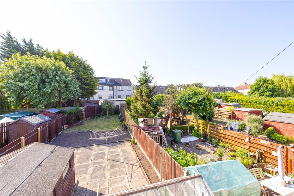 2 bedroom terraced house for sale in 7 Middleshot Square, Prestonpans