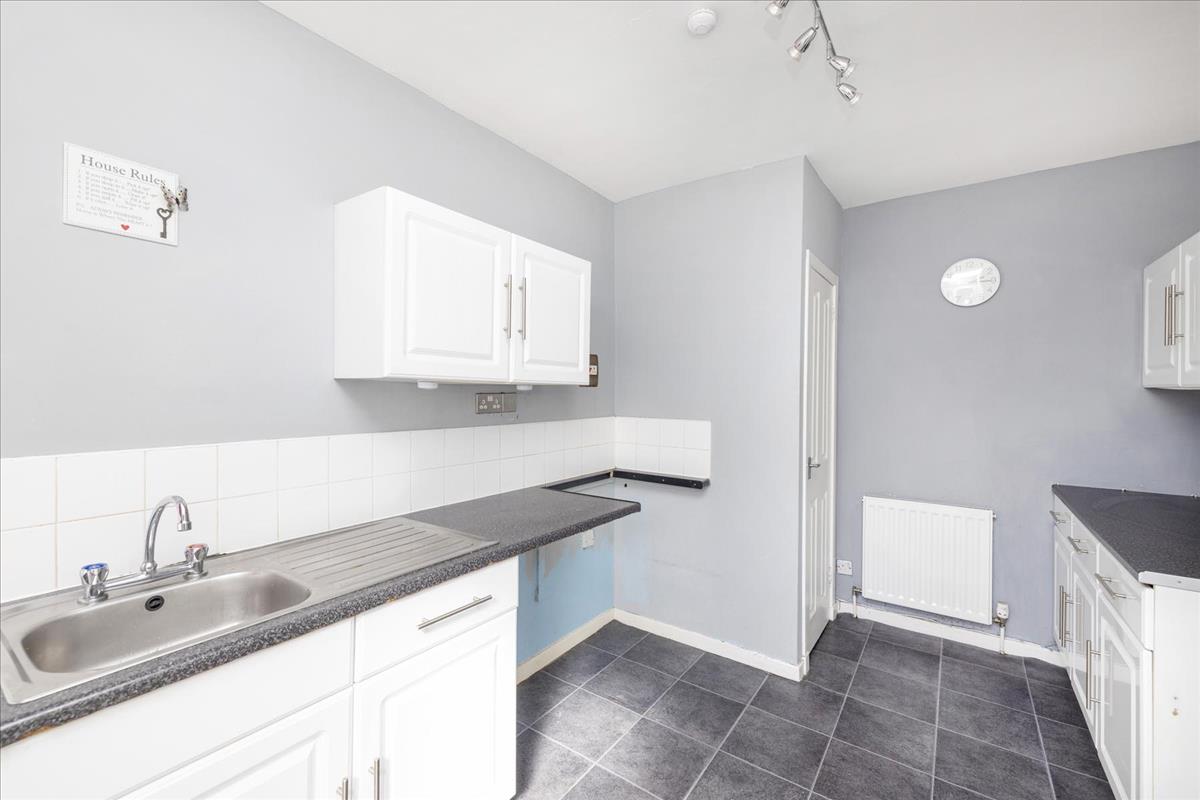 3 bedroom terraced house for sale in 61 Windsor Square, Penicuik, EH26