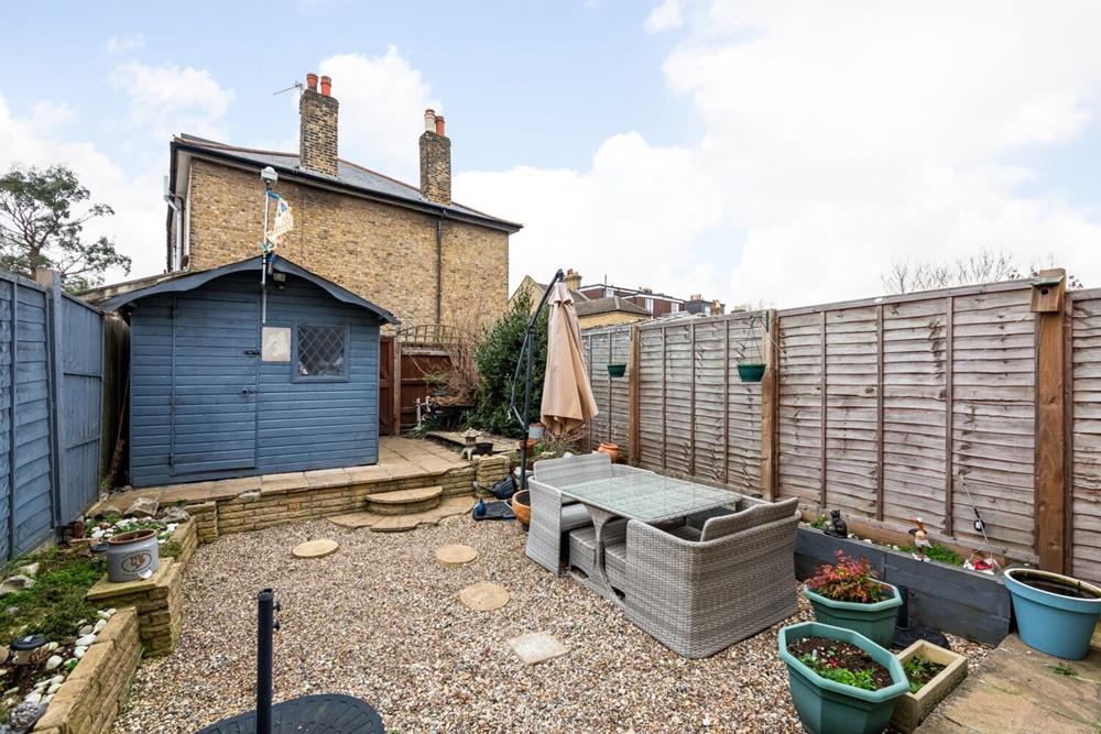 4 bedroom house for sale in Perry Hill, Catford, SE6 Pedder