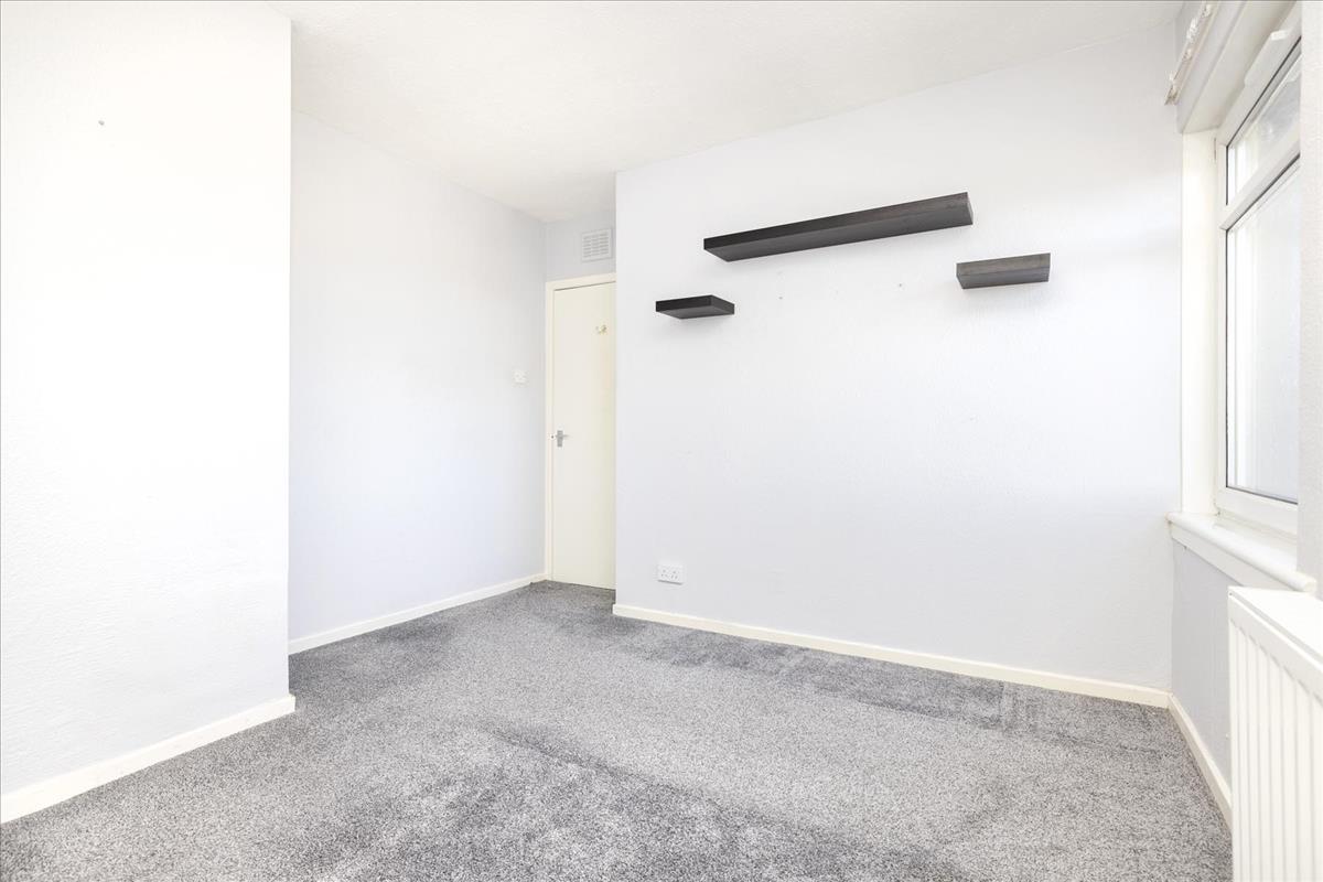 3 bedroom terraced house for sale in 61 Windsor Square, Penicuik, EH26