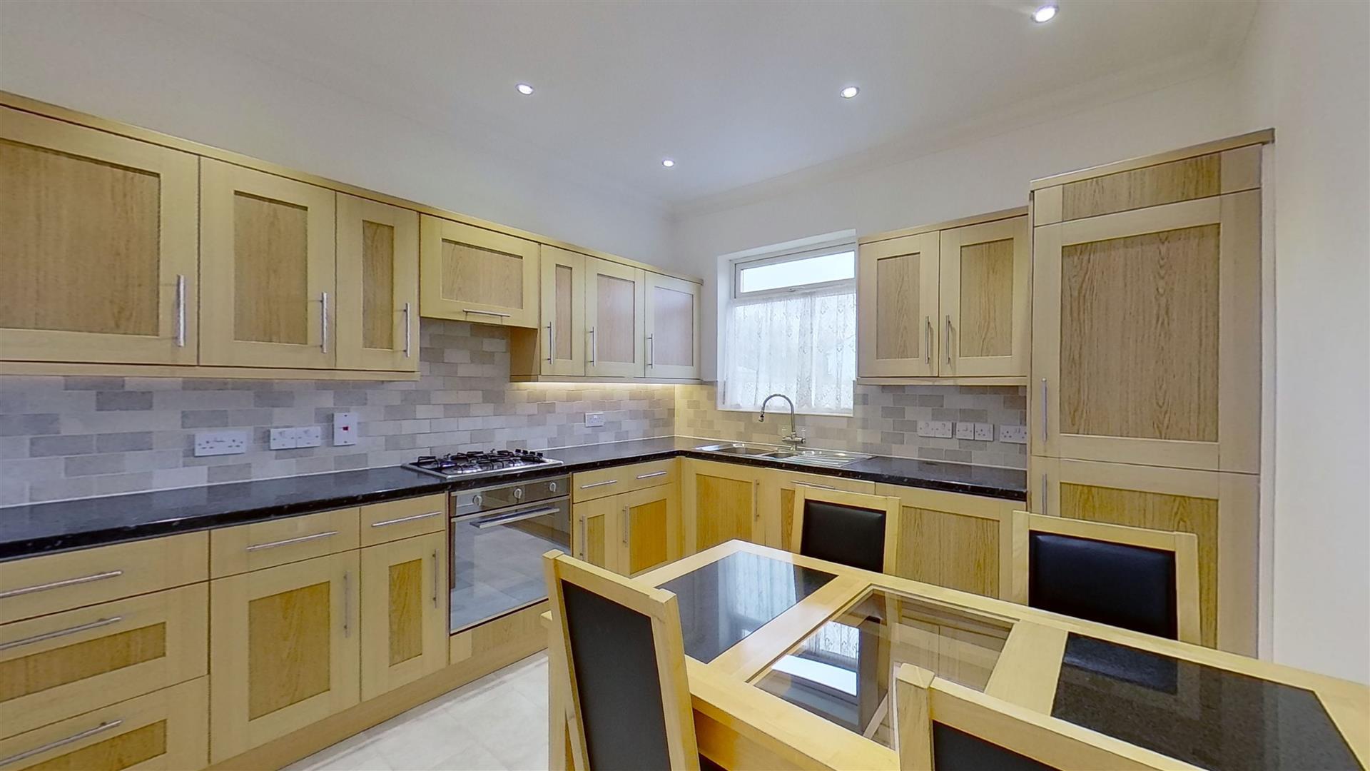 Property Image35883516-c6f3-40c5-b7a6-68a7ee2c6975
