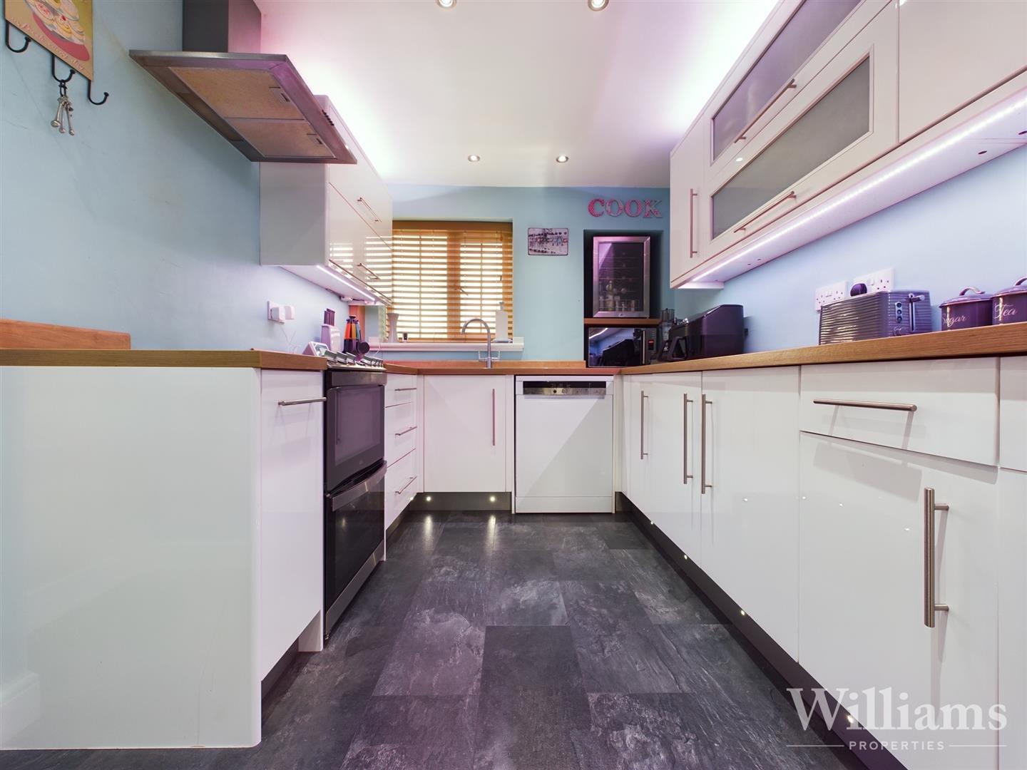 Property Image366a1a30-5f8f-41b3-9534-c39a583aebb8