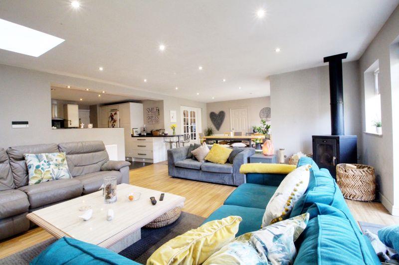 4 bedroom house for sale in Brookside Crescent, Cuffley, EN6 Banc Property Group