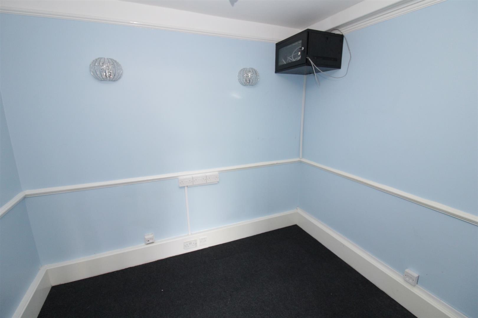 shop to let in Maldon Road, Danbury, CM3 Church and Hawes