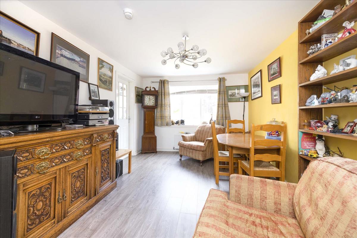 3 bedroom semidetached house for sale in 56 Whitehouse Avenue