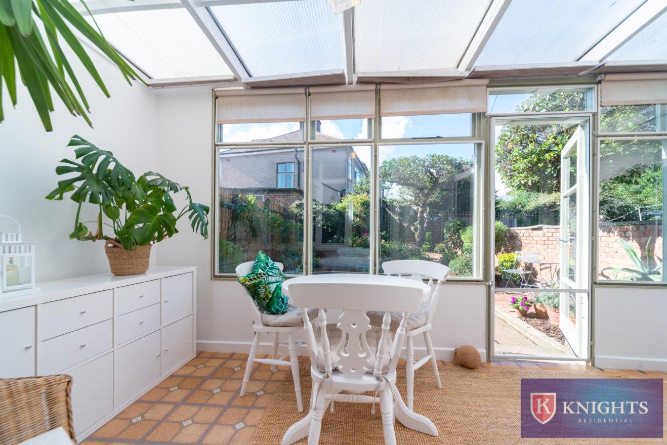 3 bedroom midterraced house for sale in Perth Road, London, N22