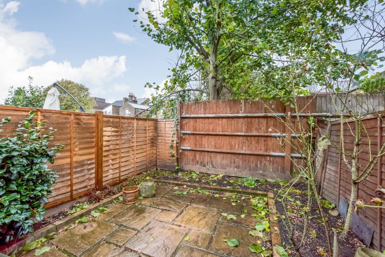 2 bedroom terraced house to let in Chalford Road, Dulwich, SE21 Pedder