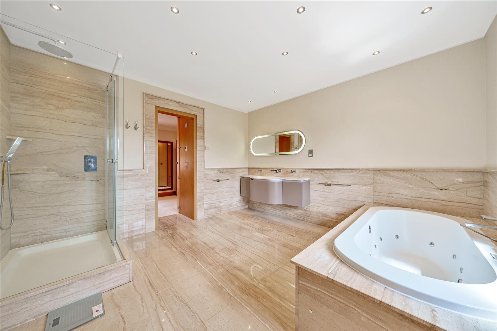 Properties for sale Agents, Banstead and Kingswood, Surrey UK