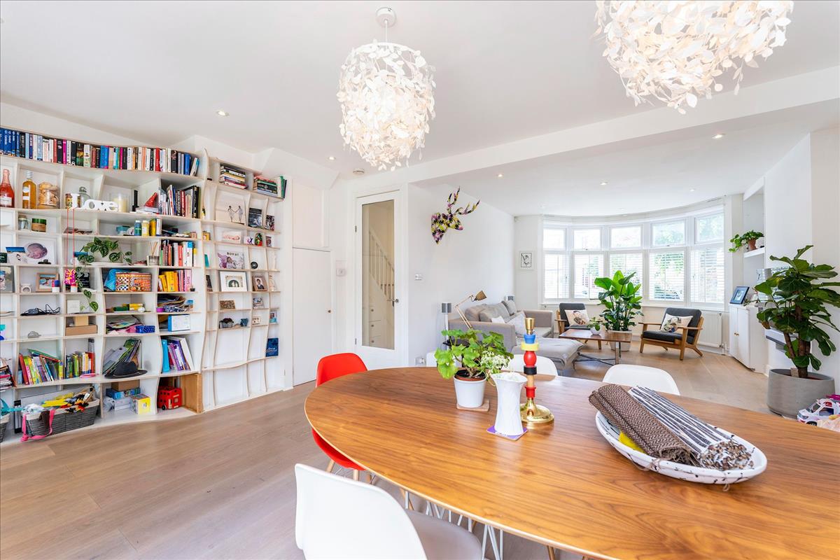 4 bedroom semidetached house for sale in Leigh Gardens, London, NW10