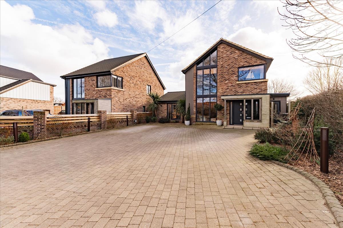 Property Image3ef46134-0153-4832-aedd-3ca1b77d8887